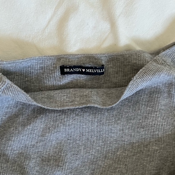 Brandy Melville Grey Mayson Long Sleeve Off-Shoulder One Size - Picture 3 of 3